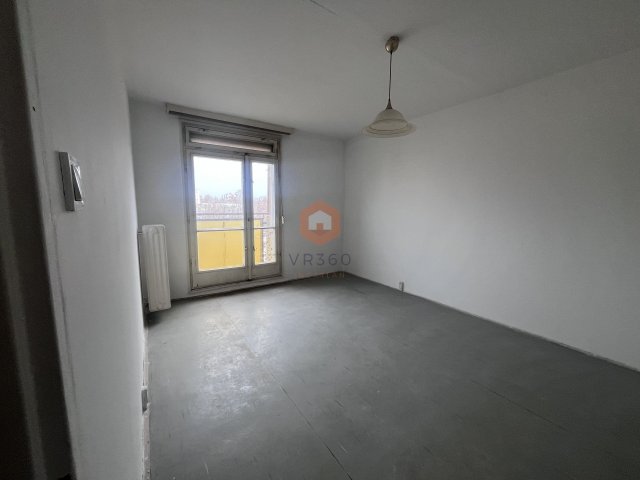 Eladó panellakás, Pécsett, Varsány utcában 37.2 M Ft, 2 szobás