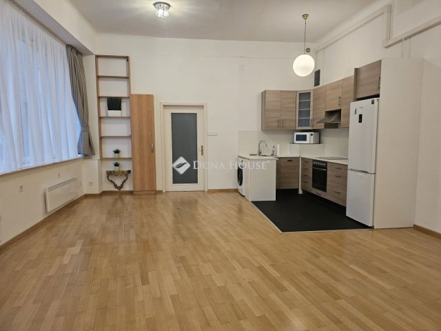 Kiadó téglalakás, albérlet, Budapesten, V. kerületben, 3 szobás