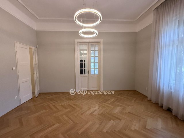 Eladó téglalakás, Budapesten, VI. kerületben 189.75 M Ft