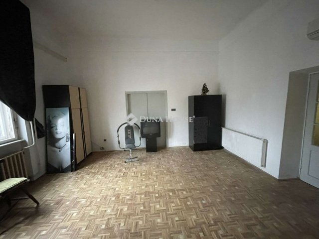 Eladó családi ház, Szegeden 163.78 M Ft, 3 szobás