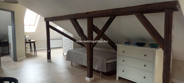 Kiadó téglalakás, albérlet, Pécsett 320 E Ft / hó, 3 szobás