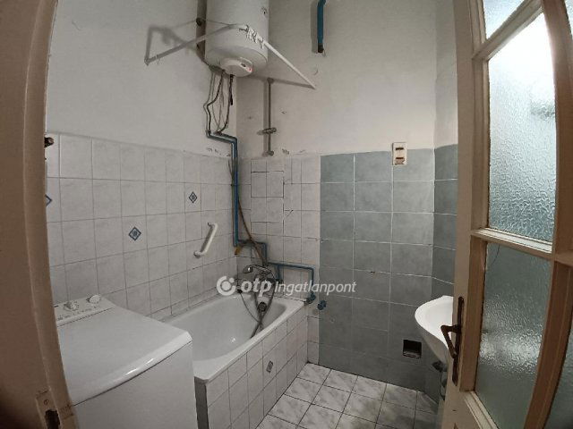 Eladó téglalakás, Budapesten, VI. kerületben 49.9 M Ft