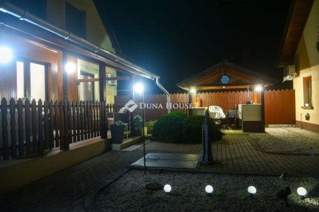 Eladó családi ház, Mórahalmon 120 M Ft, 4 szobás