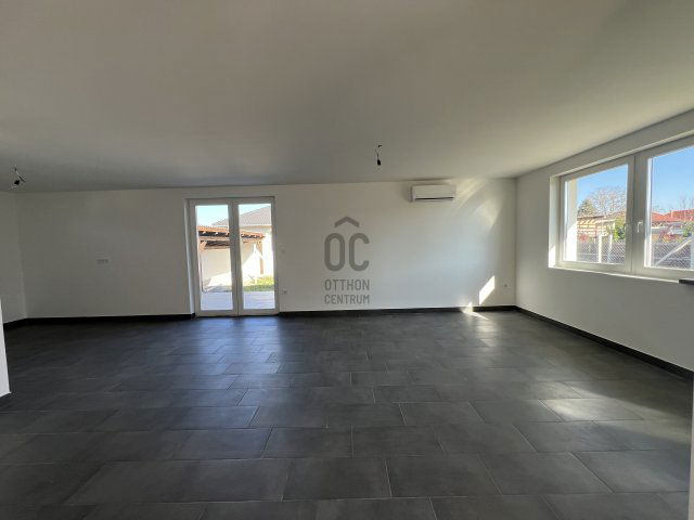 Eladó ikerház, Kakucson 89.9 M Ft, 4 szobás