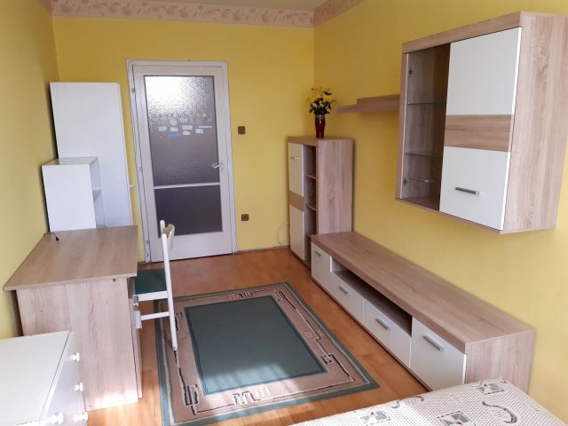 Kiadó panellakás, albérlet, Debrecenben 200 E Ft / hó, 2 szobás