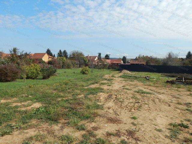 Eladó ipari ingatlan, Sásdon 13.5 M Ft, 1 szobás