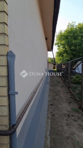 Eladó családi ház, Zsámbokon 28.9 M Ft, 3 szobás