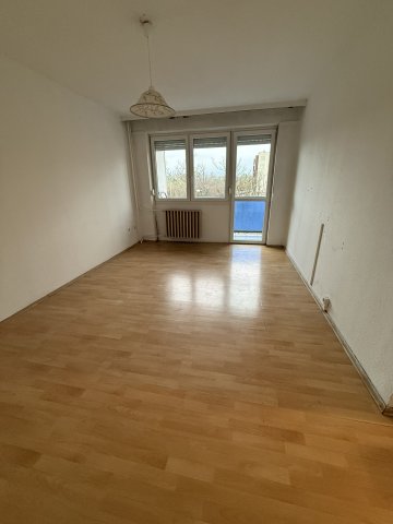 Eladó panellakás, Tatabányán, Sánc utcában 36.5 M Ft, 2 szobás