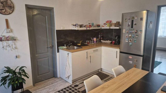 Eladó családi ház, Esztergomban 90 M Ft, 4+1 szobás