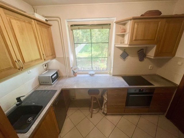 Eladó családi ház, Székesfehérvárott 159.9 M Ft, 4 szobás