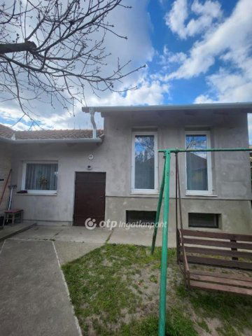 Eladó családi ház, Taksonyon 76.3 M Ft, 5 szobás