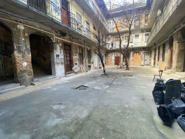 Eladó téglalakás, Budapesten, VIII. kerületben 44.5 M Ft