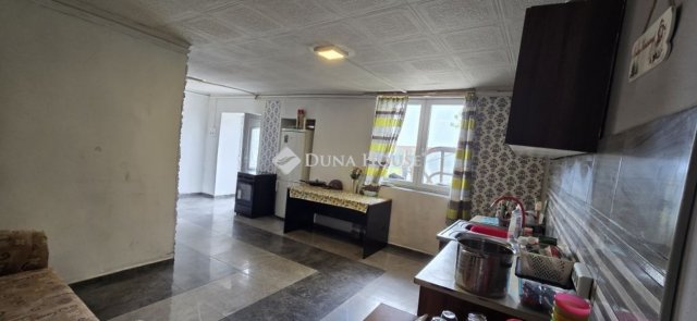 Eladó családi ház, Sárbogárdon 15.9 M Ft, 1 szobás