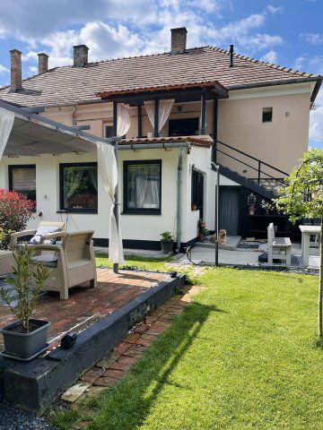 Eladó családi ház, Pápán 75.5 M Ft, 4+1 szobás