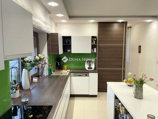 Eladó ikerház, Nyíregyházán 239 M Ft, 5 szobás