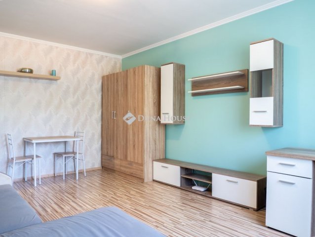 Eladó panellakás, Miskolcon 27.99 M Ft, 1+1 szobás