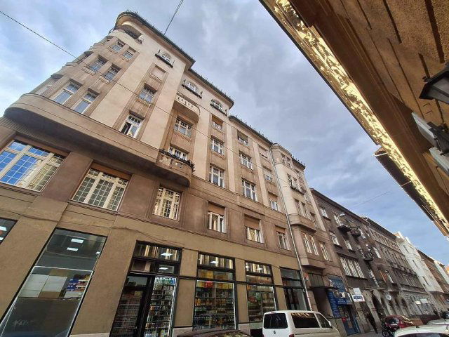 Eladó téglalakás, Budapesten, VI. kerületben, Zichy Jenő utcában