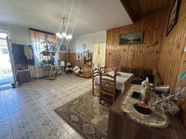 Eladó családi ház, Kecskeméten 65 M Ft, 3 szobás