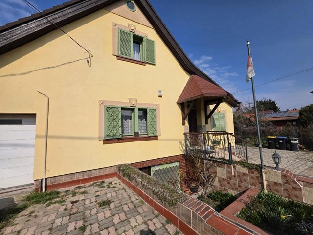 Eladó családi ház, Érden 124.9 M Ft, 5 szobás