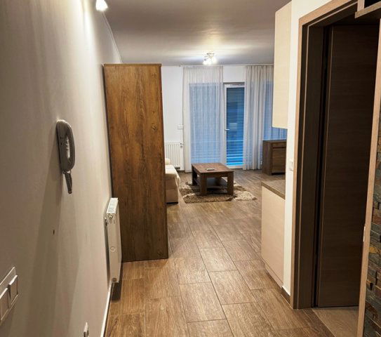 Kiadó téglalakás, albérlet, Pécsett, Megyeri téren, 2 szobás