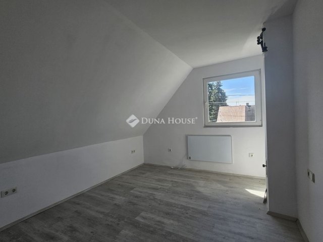 Eladó nyaraló, Harkányban 33 M Ft, 4 szobás