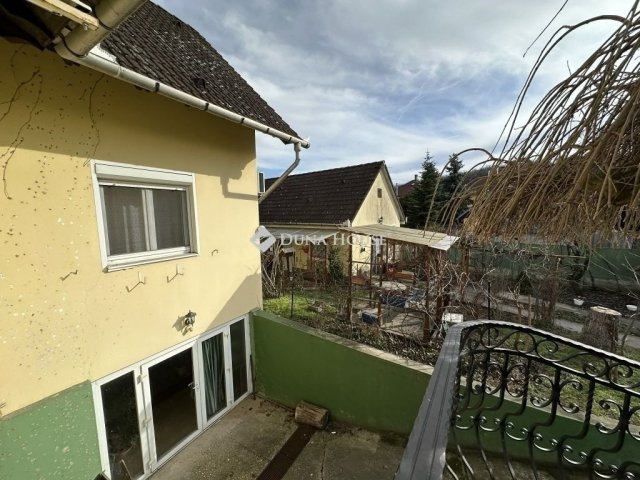 Eladó családi ház, Sülysápon 140 M Ft, 8 szobás