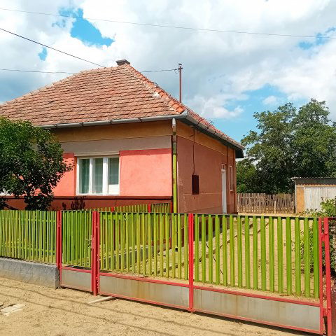 Eladó családi ház, Tiszanagyfalun 14 M Ft, 2 szobás