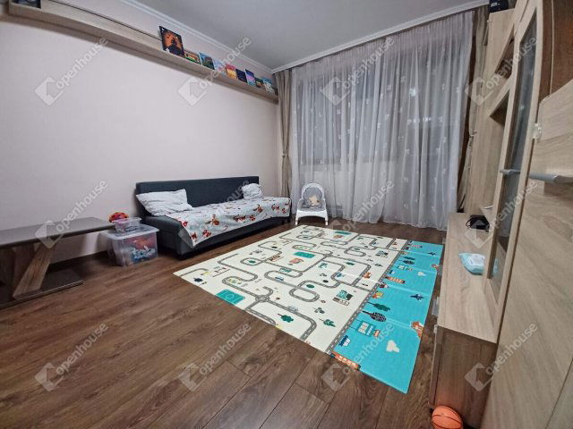 Eladó panellakás, Debrecenben 62.5 M Ft, 3 szobás