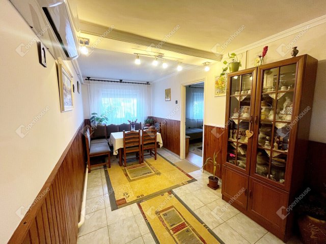 Eladó családi ház, Debrecenben 65 M Ft, 3 szobás