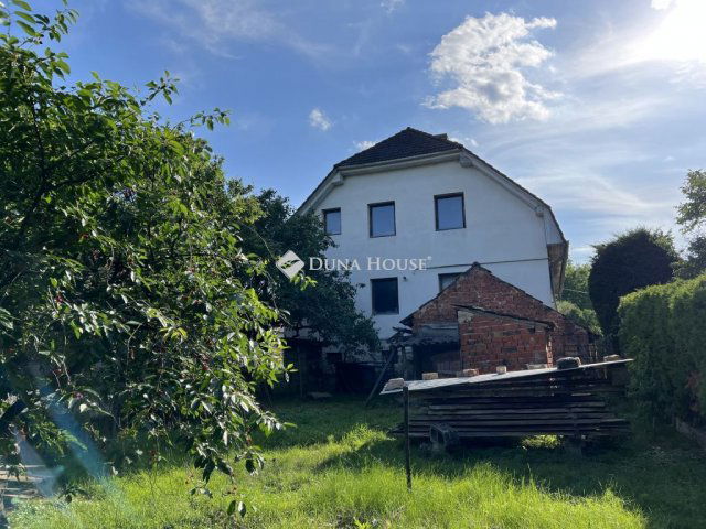 Eladó családi ház, Alsópáhokon 69.9 M Ft, 6 szobás