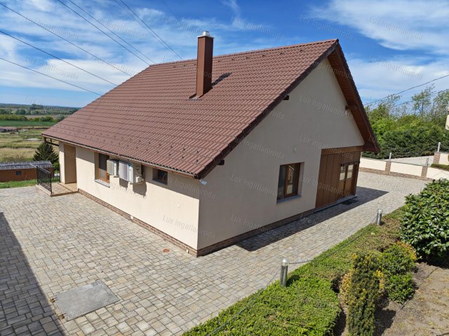 Eladó családi ház, Nagyigmándon 79.9 M Ft, 2 szobás