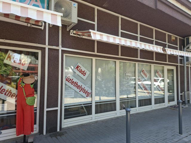 Kiadó üzlethelyiség, Siófokon 150 E Ft / hó, 1 szobás