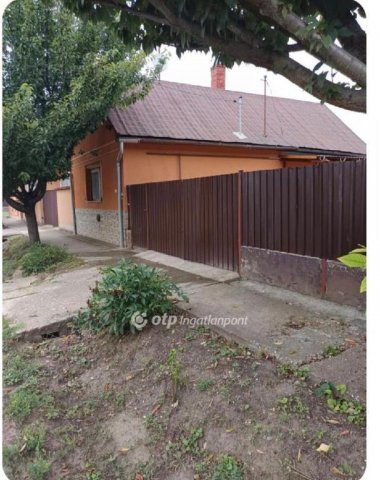 Eladó családi ház, Hajdúböszörményen 39.5 M Ft, 1 szobás