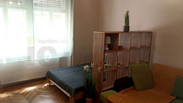 Eladó téglalakás, Szegeden, Petőfi Sándor sugárúton 74.9 M Ft