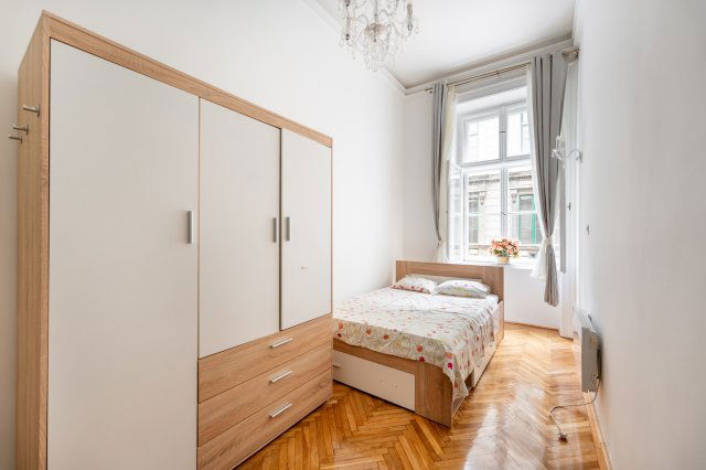 Kiadó téglalakás, albérlet, V. kerületben, Ferenciek terén
