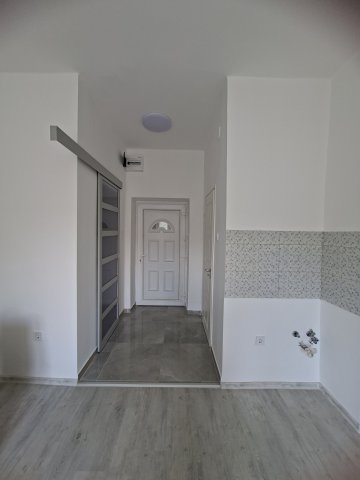 Eladó téglalakás, Szolnokon 21.6 M Ft, 1 szobás