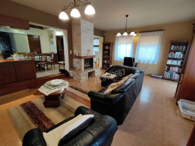 Eladó családi ház, Mohácson 80 M Ft, 4 szobás