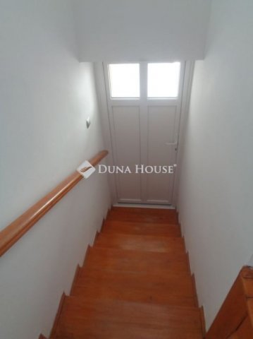 Eladó családi ház, Székesfehérvárott 120 M Ft, 6 szobás