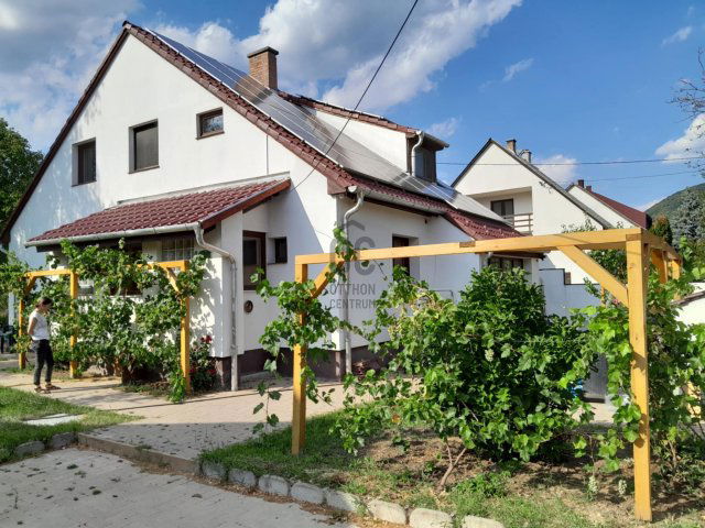 Eladó családi ház, Piliscsabán 150 M Ft, 7 szobás