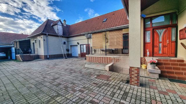 Eladó családi ház, Nyíregyházán 89 M Ft, 5 szobás