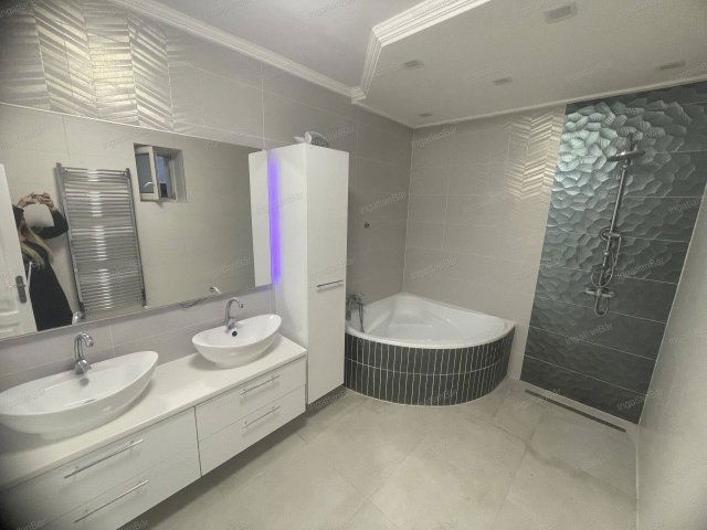 Eladó ikerház, Nyíregyházán 74.9 M Ft, 4 szobás