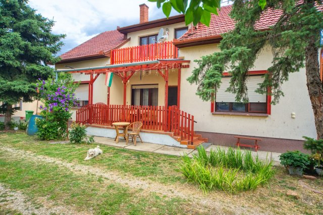 Eladó családi ház, Gyomaendrődön 39.9 M Ft, 7+2 szobás