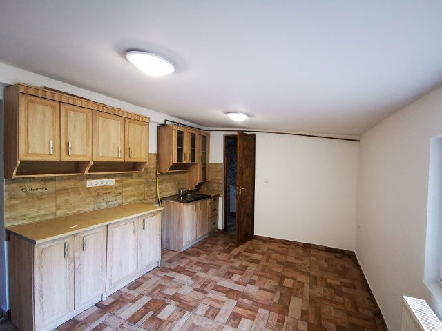 Kiadó családi ház, albérlet, Szegeden, Nefelejcs utcában