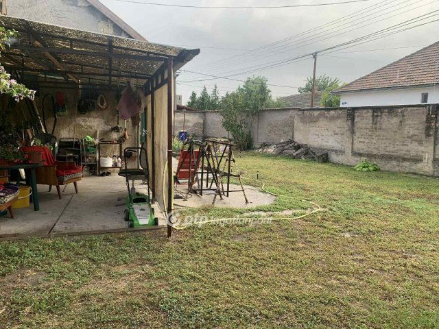 Eladó családi ház, Cegléden 52.5 M Ft, 2+1 szobás