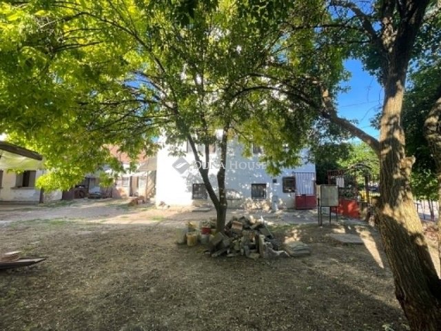 Eladó családi ház, Szegeden 89.95 M Ft, 9 szobás