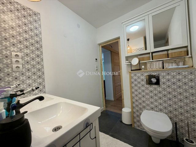 Eladó családi ház, Balatonfüreden 129.9 M Ft, 5 szobás