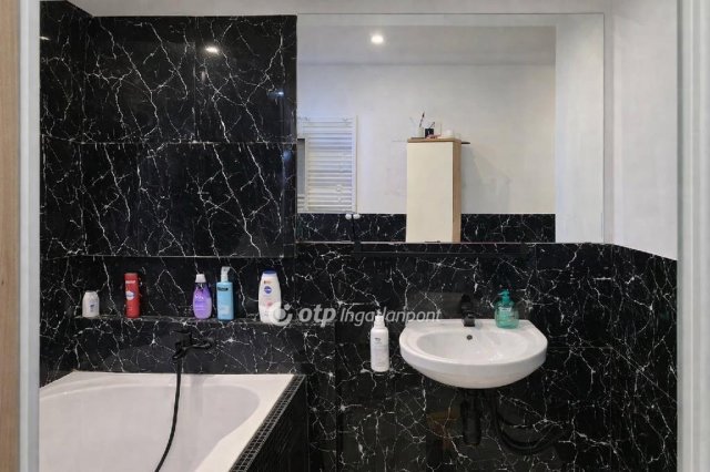 Eladó panellakás, Budapesten, XXI. kerületben 69.9 M Ft