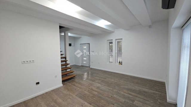 Eladó családi ház, Fonyódon 89.9 M Ft, 5 szobás