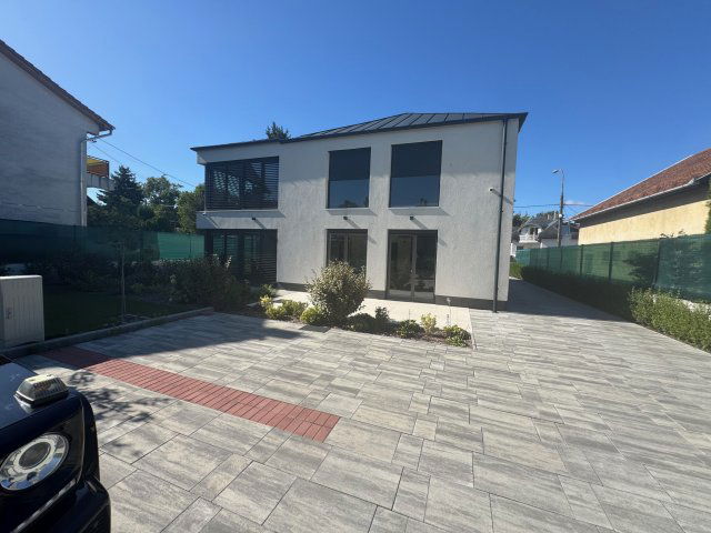 Eladó családi ház, Budapesten, XVI. kerületben 397 M Ft