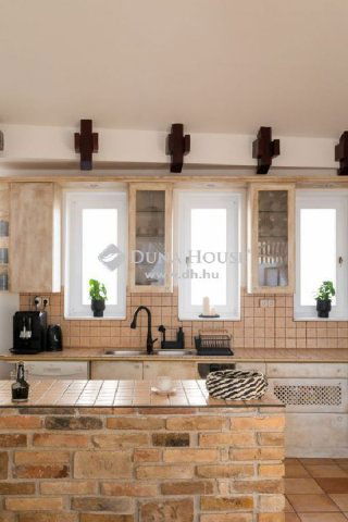 Eladó téglalakás, Mohácson 79.9 M Ft, 4 szobás